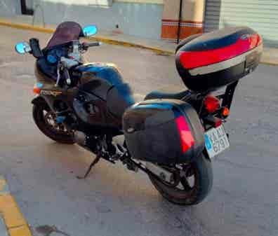 - Suzuki - gsx 750 f