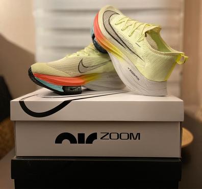 Zapatillas de clavos atletismo NIKE de segunda mano por 60 EUR en Madrid en  WALLAPOP