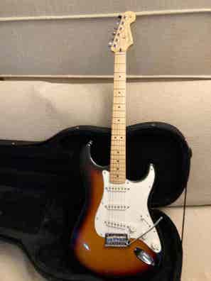 Fender stratocaster Guitarras segunda mano baratas | Milanuncios