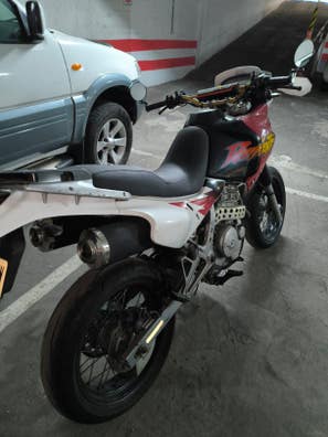 Honda - DOMINATOR