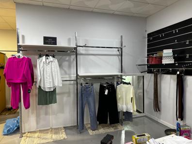 Expositores tienda de ropa Mobiliarios para empresas de segunda mano barato  | Milanuncios