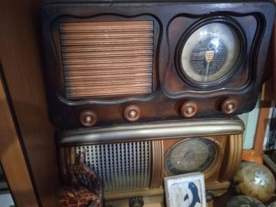 Cuadro de “Radios antiguos“