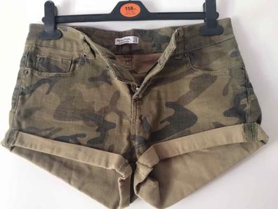 Pantalones cortos militares online bershka