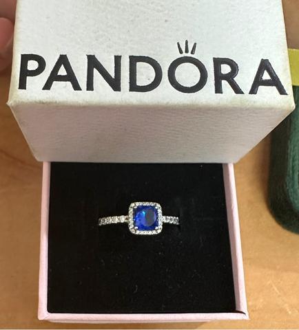 Anillo piedra best sale azul pandora