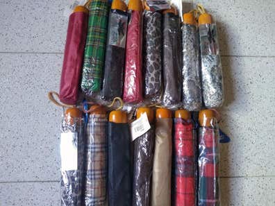 Paraguas vogue y jani Otro de ropa, calzado complementos de segunda mano |