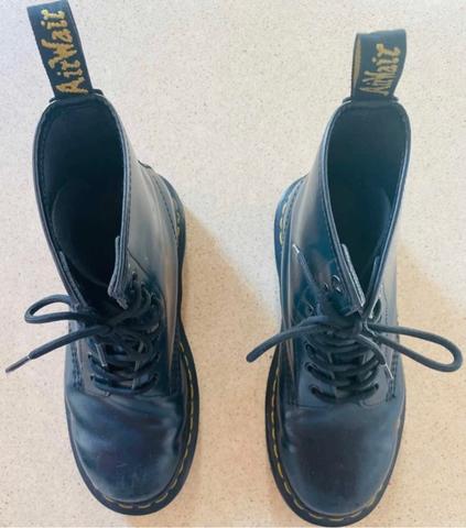 Milanuncios Botas Dr. Martens sin plataforma negras