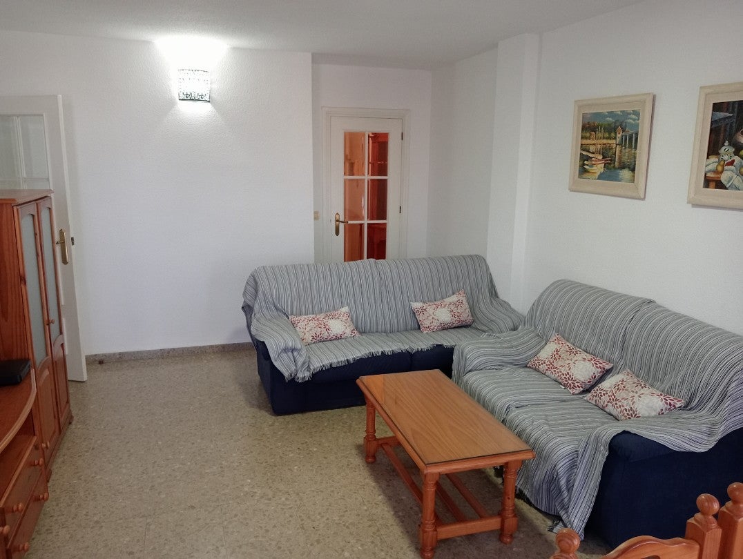Fotografía del inmueble reportado: 300 €/mes — Granada, Granada