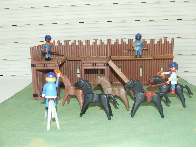 Milanuncios Playmobil caballerizas fuerte