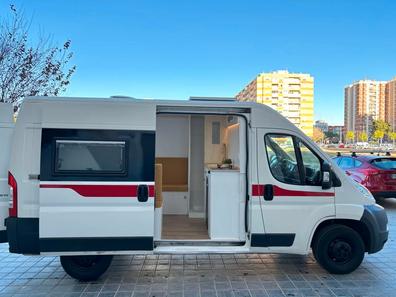 JumperMinibus, El nuevo Citroën Jumper Minibus tiene capacidad para que 17  personas viajen con sus asientos reclinados y conexión USB para que estén  conectados en todo