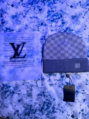 Gorro Louis Vuitton de segunda mano por 30 EUR en Les Fonts en WALLAPOP