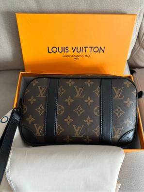 Neceser estuche Louis Vuitton de segunda mano por 30 EUR en El Pinar I El  Portus en WALLAPOP