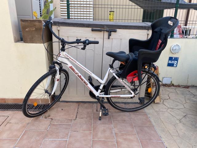 Bicicletas de mujer outlet con silla para niños