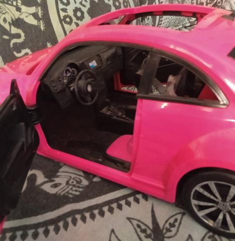 COCHE BARBIE VOLKSWAGEN BEETLE ROSA