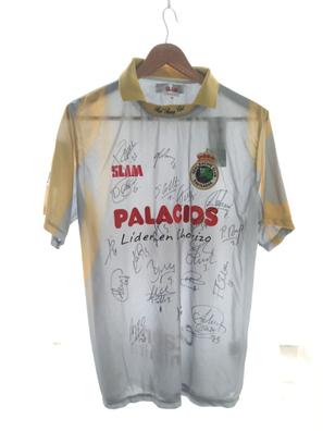 Quieres una CAMISETA DEL SEVILLA FC firmada por sus jugadores