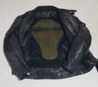 Vendo guardapolvo de cuero para moteros de segunda mano para