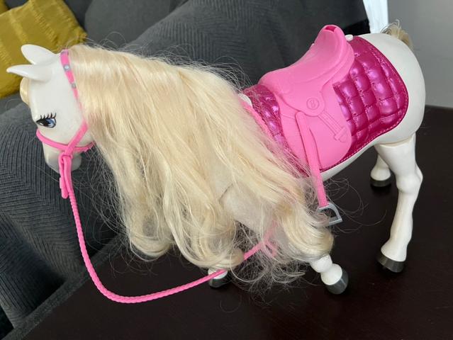 Caballo cheap barbie camina