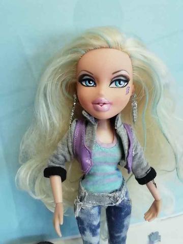 Muñeca bratz para peinar y maquillar hot sale