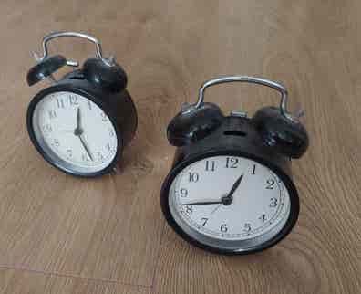 Radio reloj despertador de plaquetas Moda y complementos de