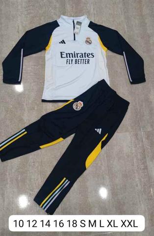 Chándal Real Madrid Niño 2012 de segunda mano por 30 EUR en Cáceres en  WALLAPOP