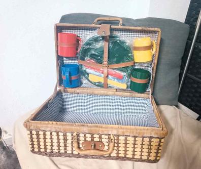 100 € - Antigua cesta de picnic a estrenar. Con todos sus utensilios. Marca  Nober