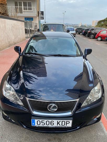 LEXUS - IS220D
