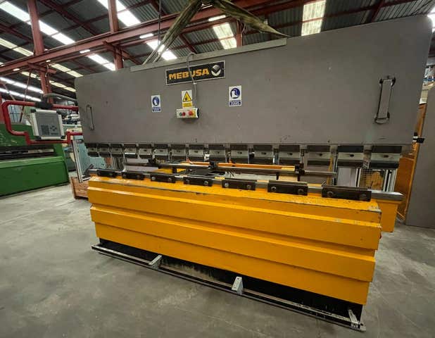 Milanuncios - Plegadora hidráulica MEBUSA PH 65-30.