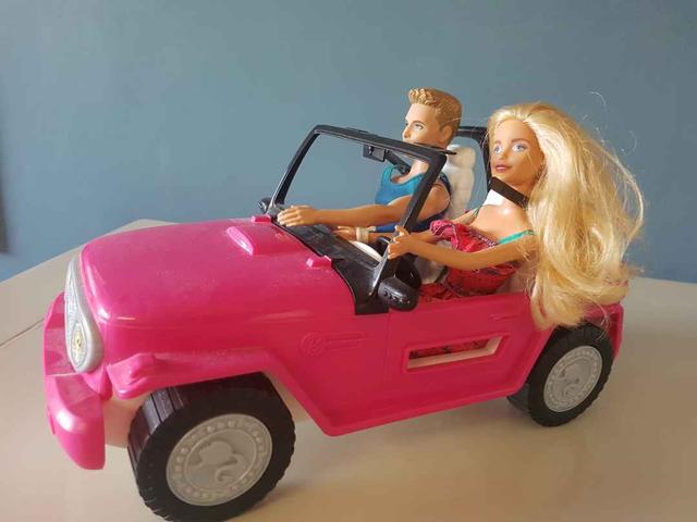 Barbie y ken store coche de playa