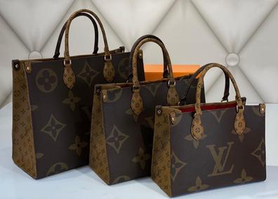 Louis Vuitton- Cartera Zippy piel NUEVA de segunda mano por 695 EUR en  Valencia en WALLAPOP