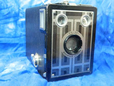 Appareil Photo Ancien à Soufflet KODAK SIX-20 BROWNIE – Vintage