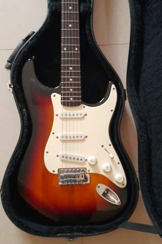 Squier afinity stratocaster by fender