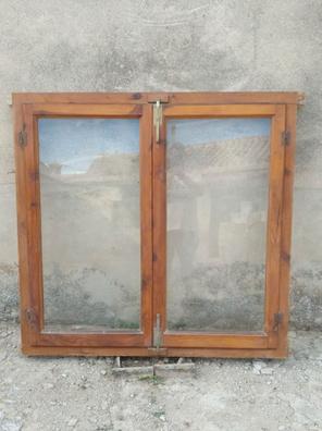 ventana con contraventanas oscura con postigos ,,, ven365  Ventanas de  madera rusticas, Postigos de madera, Ventanas de madera