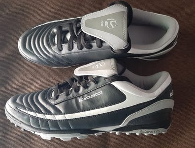 Botas de futbol para cesped artificial Futbol de segunda mano y | Milanuncios