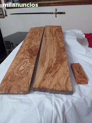 Tabla de madera de olivo rústica