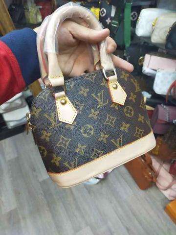 Milanuncios - louis vuitton bolso o maleta de viaje