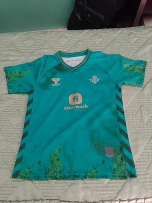 Quieres una CAMISETA DEL REAL BETIS firmada por los jugadores? - EM SEVILLA