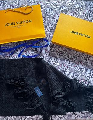 Bufanda Louis Vuitton de segunda mano por 200 EUR en Santa Coloma de  Gramenet en WALLAPOP
