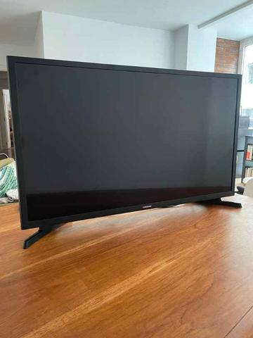 Televisor Samsung 32 Pulgadas Smart TV HD - T4300