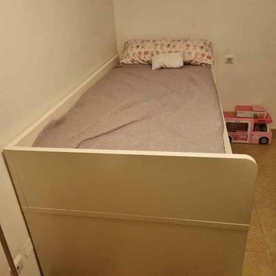 Dormitorio Juvenil con cama compacta con huecos de almacenaje