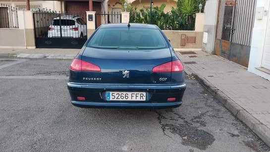 Peugeot - 607