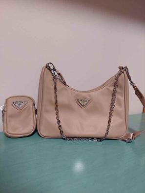 Bolso prada con monedero colgando hot sale