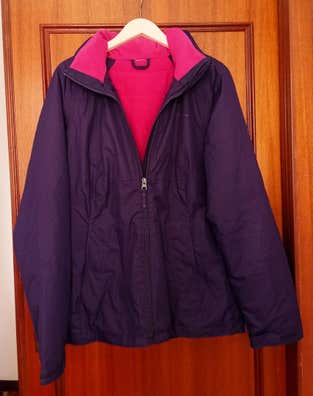 Abrigo morado Moda y complementos de segunda mano barata Milanuncios