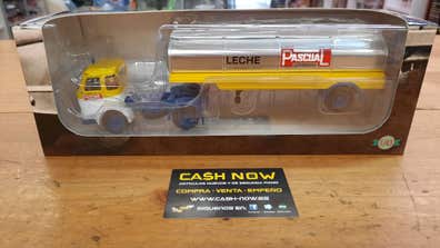 Collection IXO Camion Semi-citerne PEGASO 2030 LECHE PASCUAL Spain - Modèle Réduit IXO 1/43 Camion Miniature Pegaso 2030
