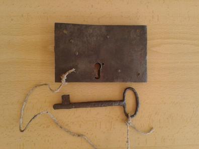 Llaves antiguas. Colección de viejas llaves originales. Estilo medieval.