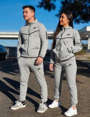 Pronombre legislación Cita Milanuncios - Chándal Nike Tech Fleece