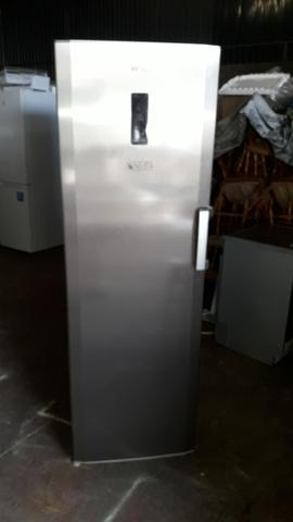 Estribillo escritorio fábrica Milanuncios - congelador vertical 185 x 60 AEG nuevo