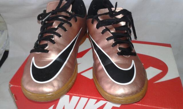 Zapatillas nike con dorado hot sale