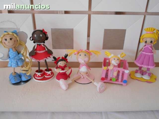 Muñecas de goma store eva hechas a mano