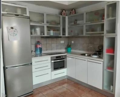 Muebles de cocina a medida con encimera Silestone – Cocinas Las Palmas