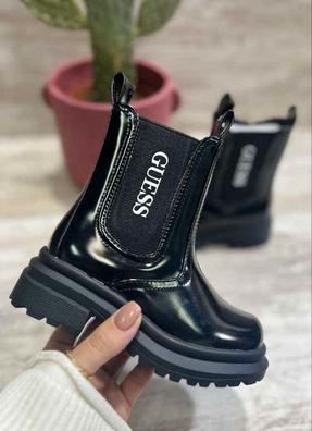 Botas guess con cadena