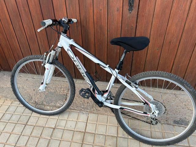 Bicicleta shops 6061